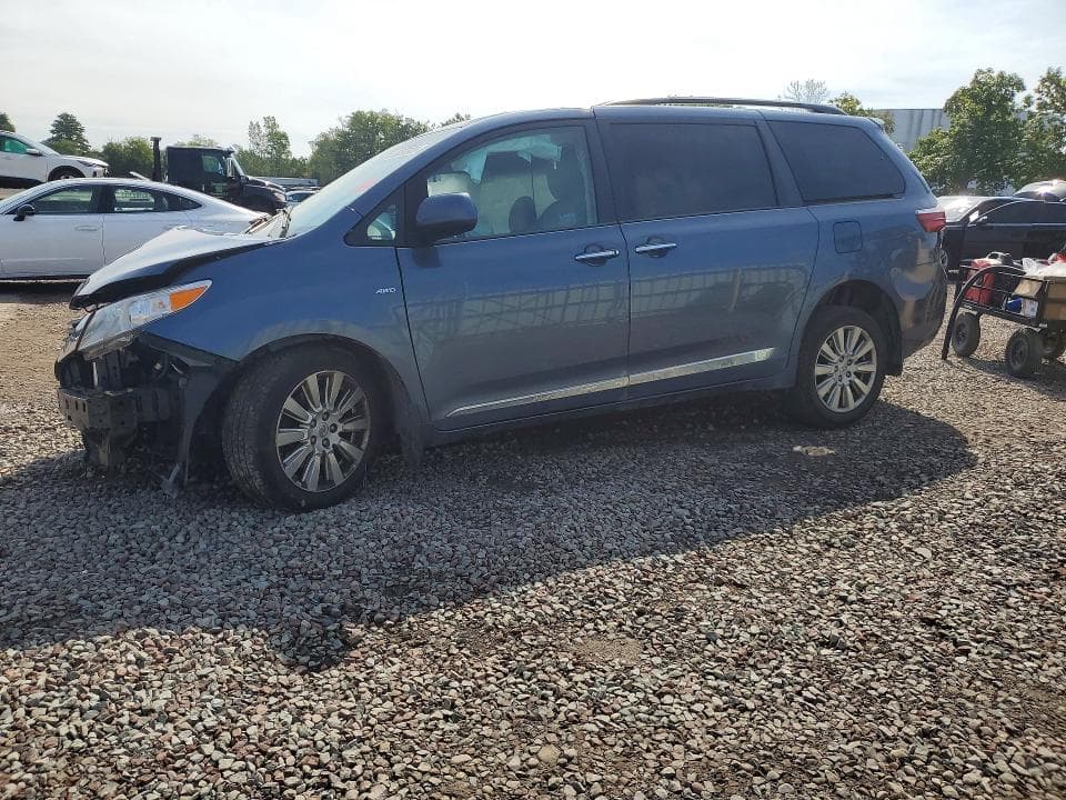 2017 TOYOTA SIENNA XLE 7-PASSENGER