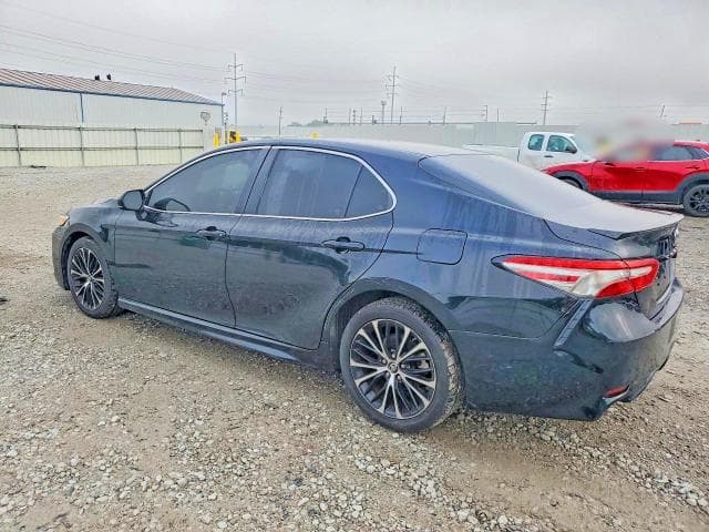 2018 TOYOTA CAMRY SE 2