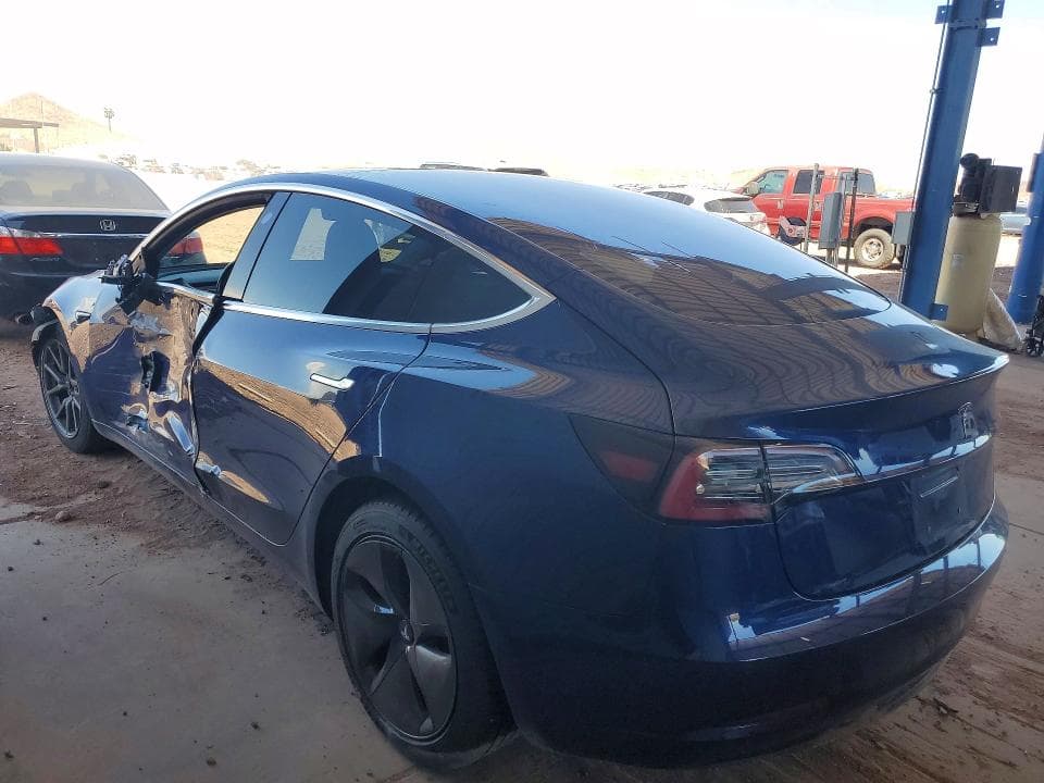 2018 TESLA MODEL 3 2