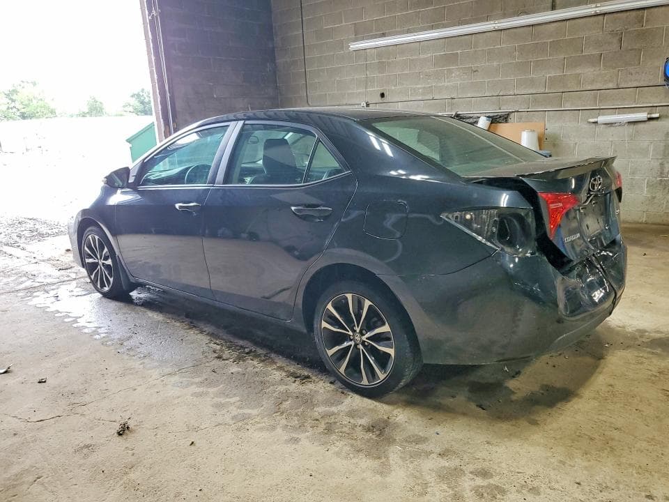 2017 TOYOTA COROLLA SE 2