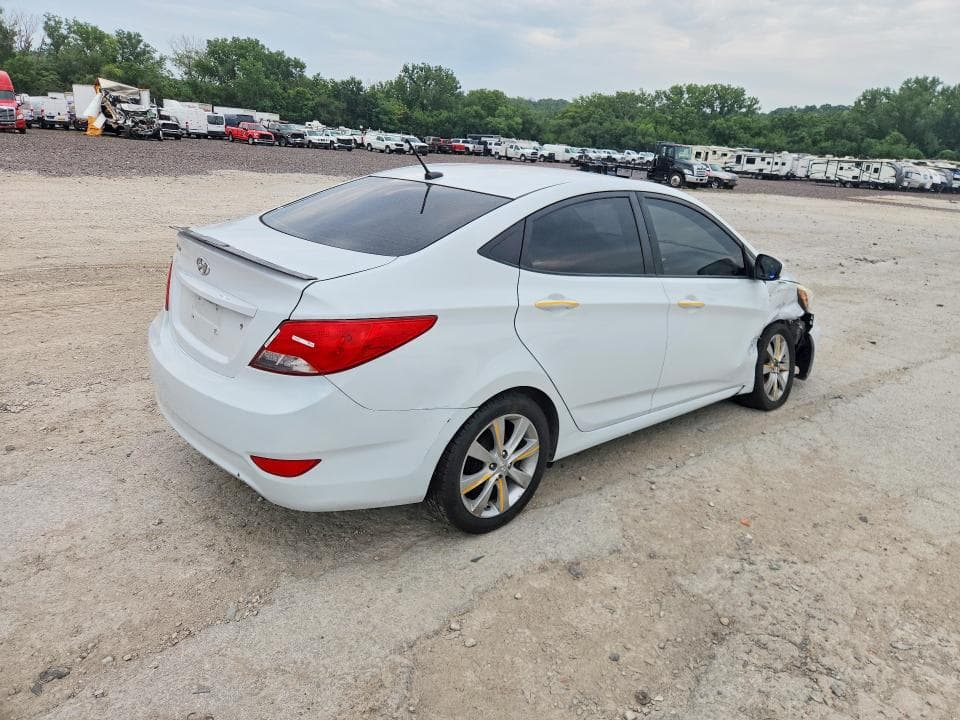 2017 HYUNDAI ACCENT SE 3