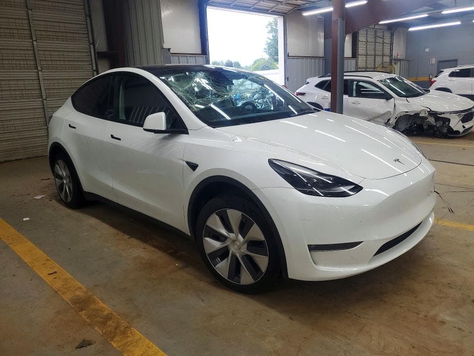 2023 TESLA MODEL Y 4