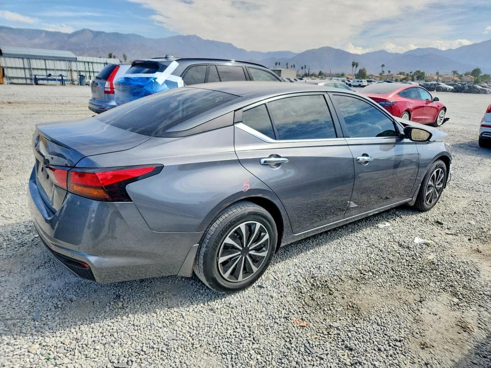 2024 NISSAN ALTIMA S 3