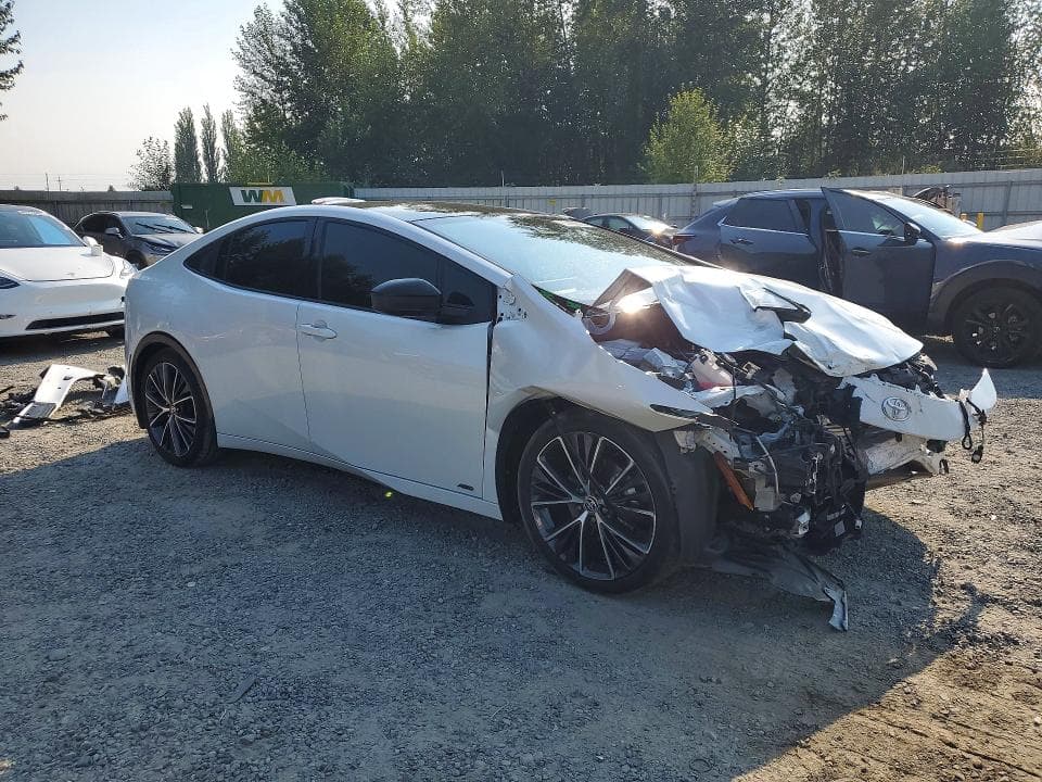 2024 TOYOTA PRIUS XLE 4