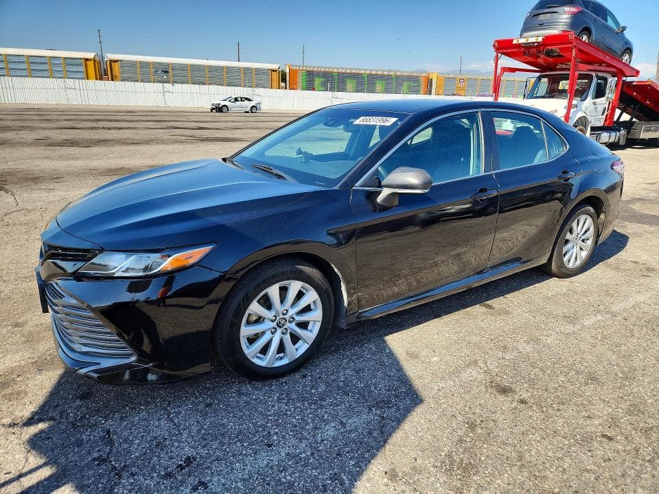 2018 TOYOTA CAMRY LE - 1