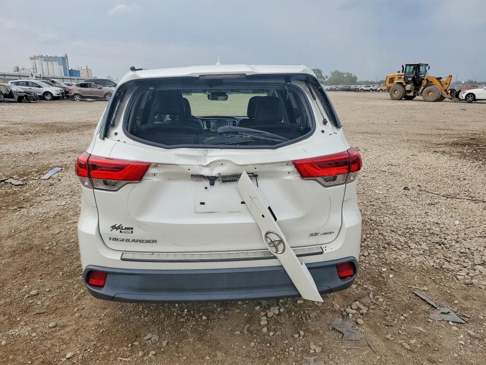 2018 TOYOTA HIGHLANDER SE 6