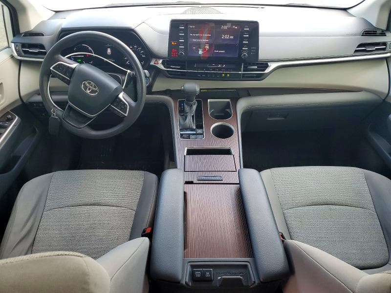 2021 TOYOTA SIENNA LE PLUS PACKAGE 8
