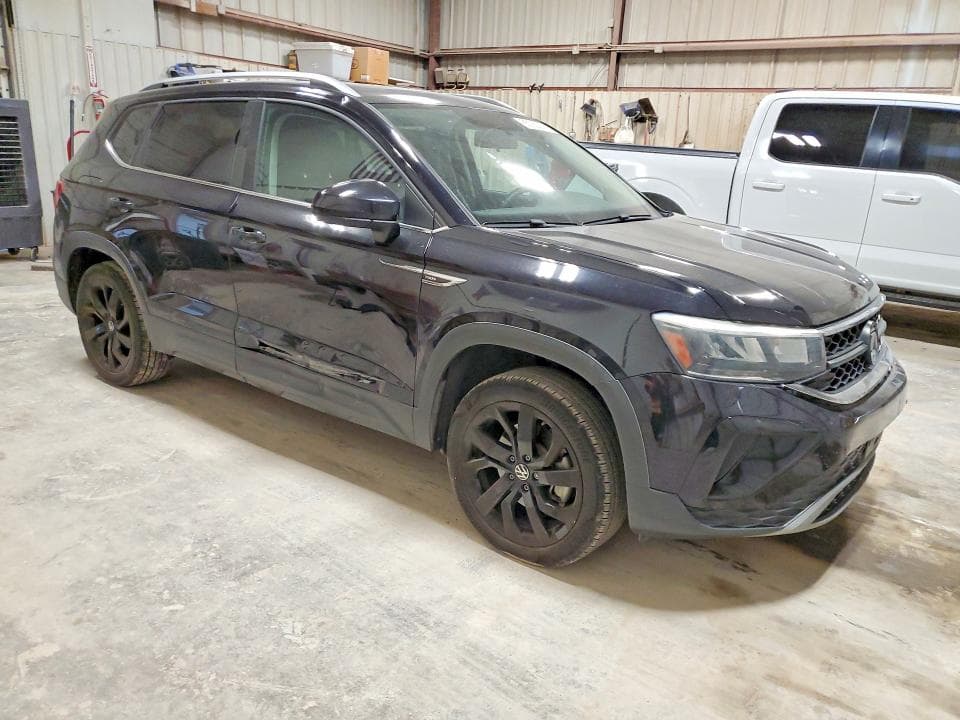 2022 VOLKSWAGEN TAOS SE 4