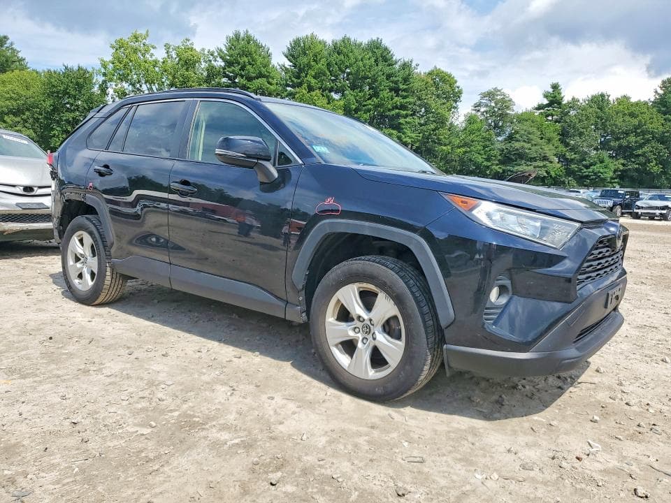 2019 TOYOTA RAV4 XLE 4