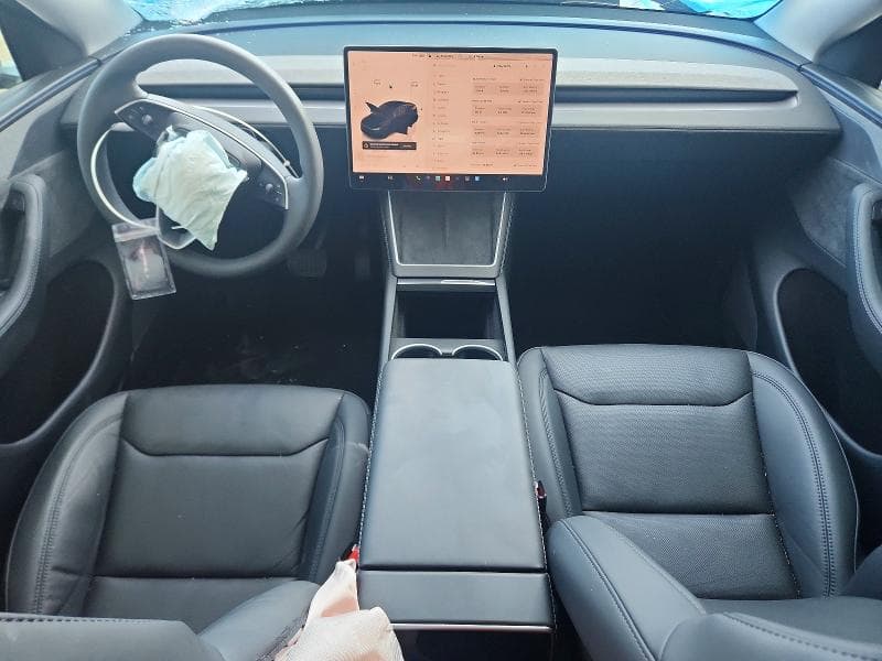 2026 TESLA MODEL Y 8