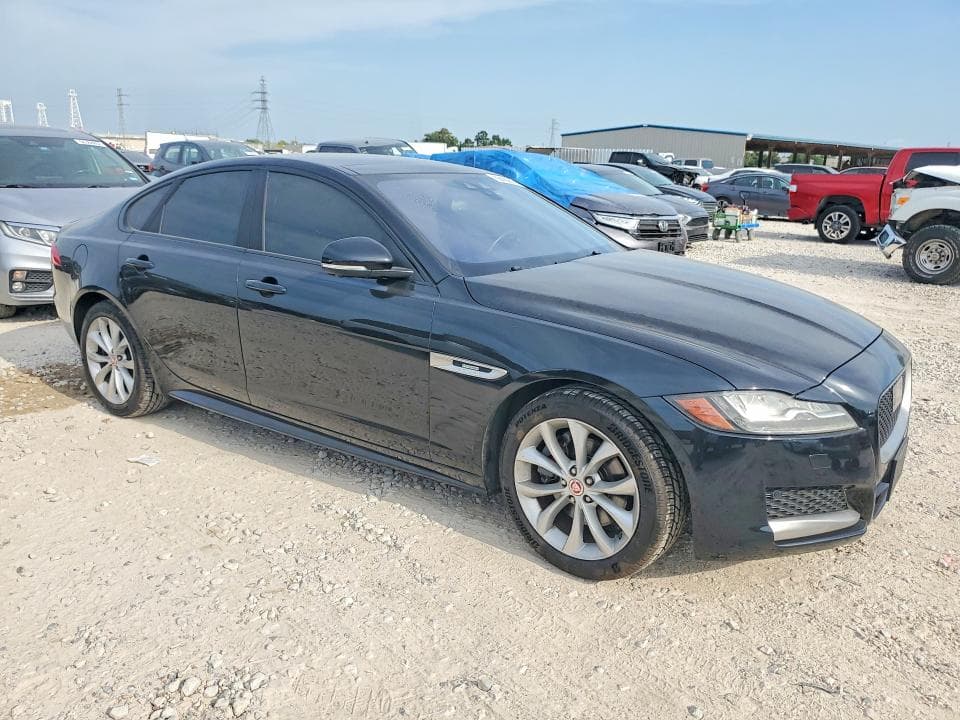 2017 JAGUAR XF R - SPORT 4
