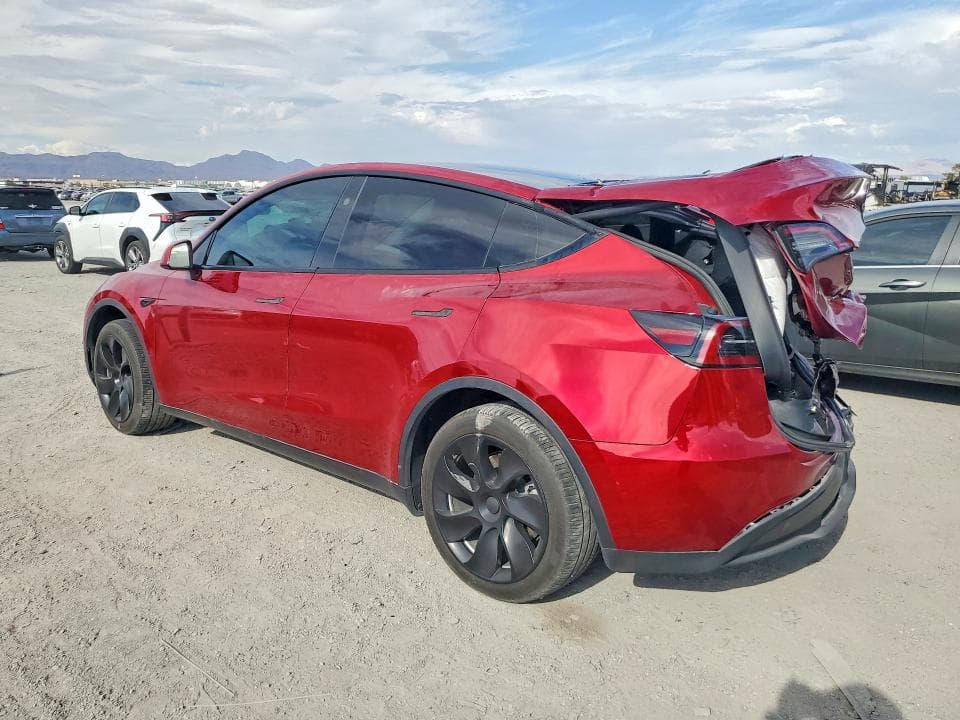 2024 TESLA MODEL Y 2