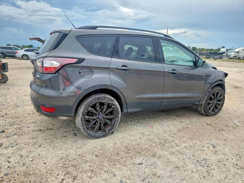 2018 FORD ESCAPE SE 3