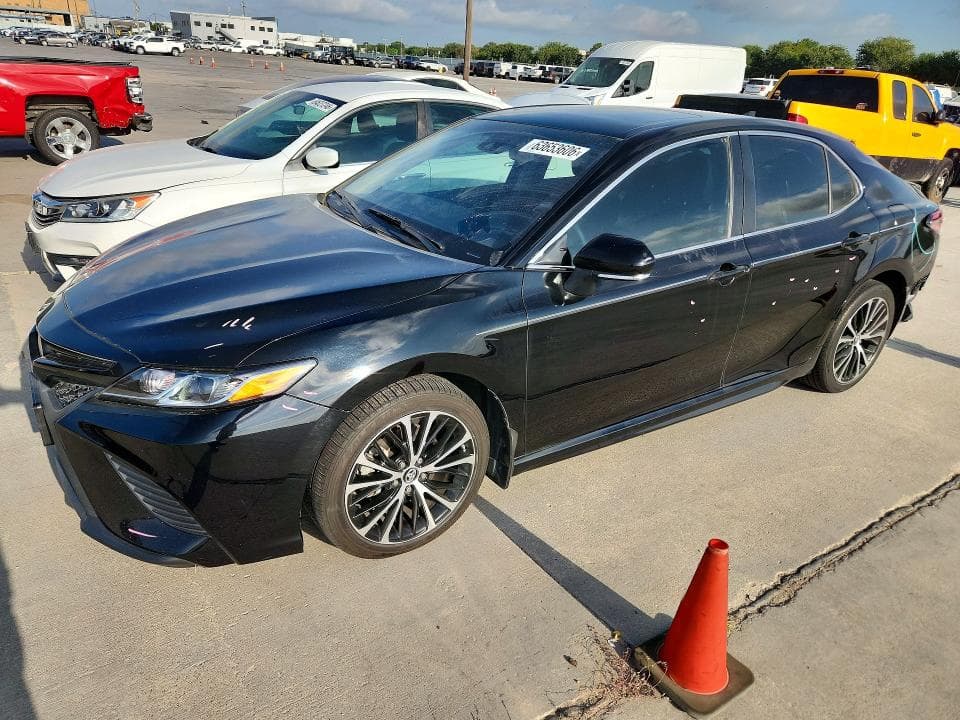 2018 TOYOTA CAMRY SE - 1