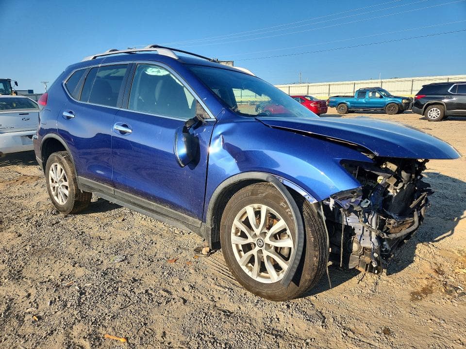 2017 NISSAN ROGUE SV 4