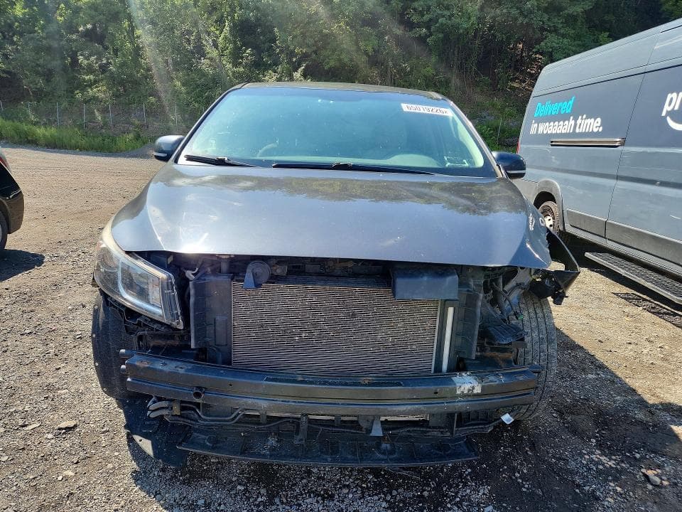 2017 KIA SEDONA LX 5