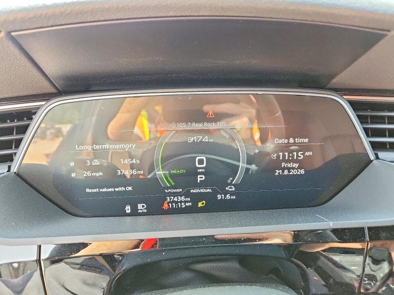 2022 AUDI E-TRON PREMIUM 9