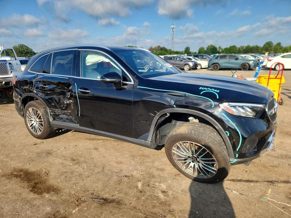 2024 MERCEDES-BENZ GLC 300 4MATIC 4