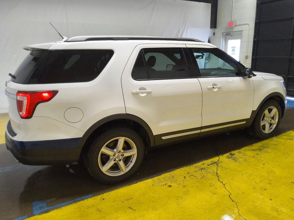 2018 FORD EXPLORER XLT 3