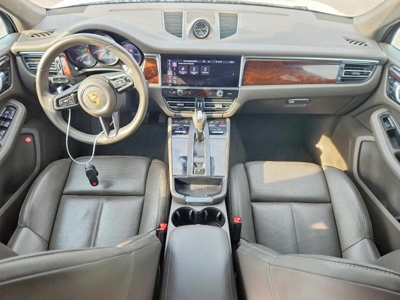 2024 PORSCHE MACAN S 8