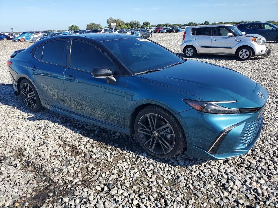 2025 TOYOTA CAMRY XSE 4
