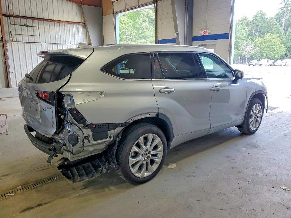 2025 TOYOTA HIGHLANDER HYBRID LIMITED 3