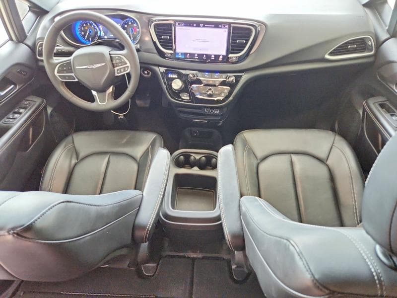 2025 CHRYSLER PACIFICA SELECT 8