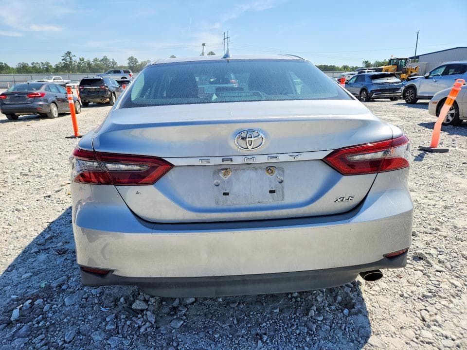 2021 TOYOTA CAMRY XLE 6