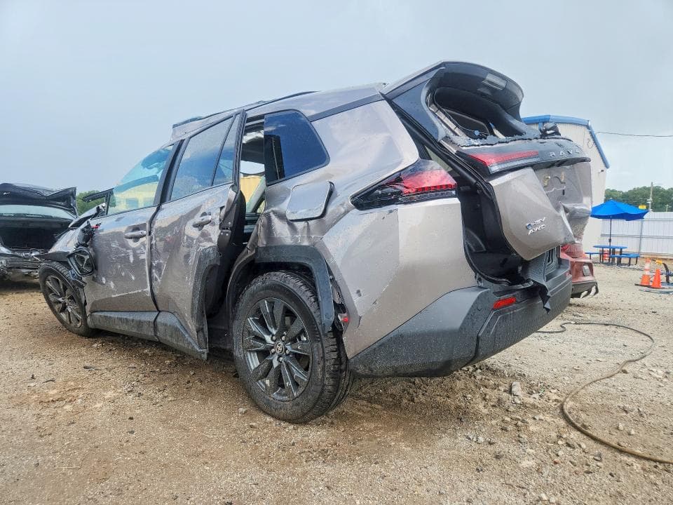 2026 TOYOTA RAV4 XLE PREMIUM 2