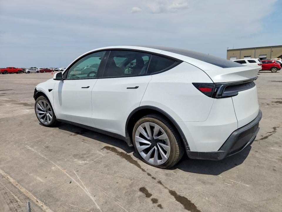 2026 TESLA MODEL Y 2