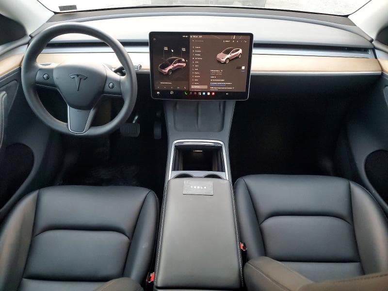 2023 TESLA MODEL Y 8