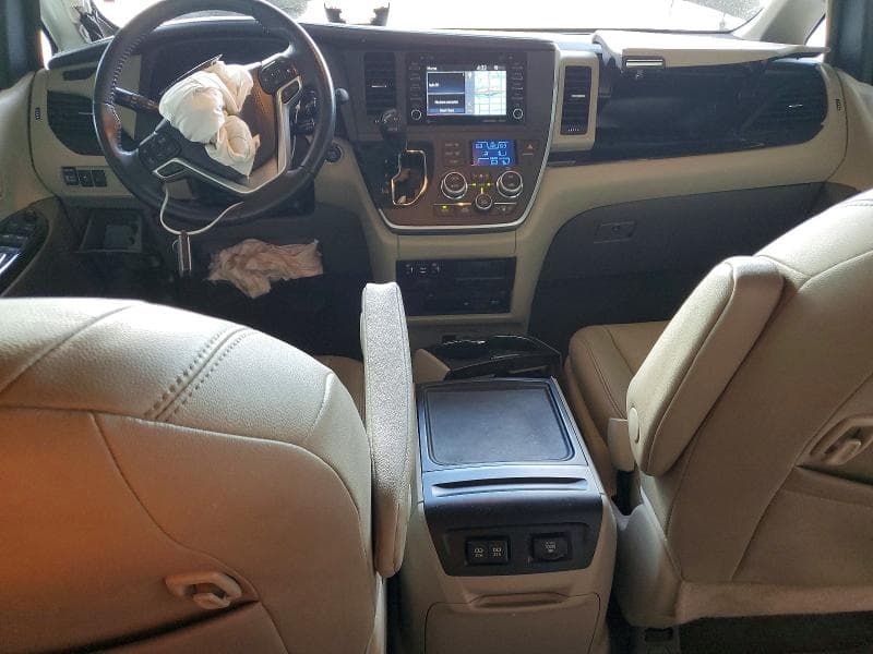 2020 TOYOTA SIENNA XLE PREMIUM 8-PASSENGER 8