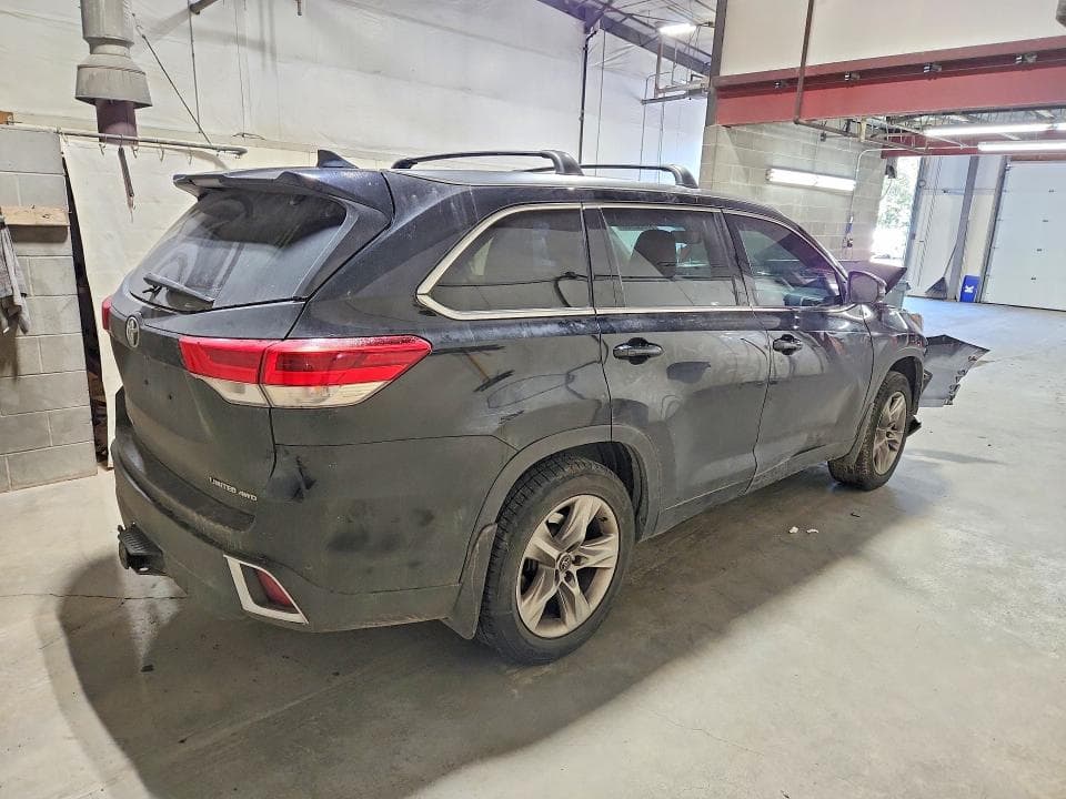2017 TOYOTA HIGHLANDER LIMITED 3