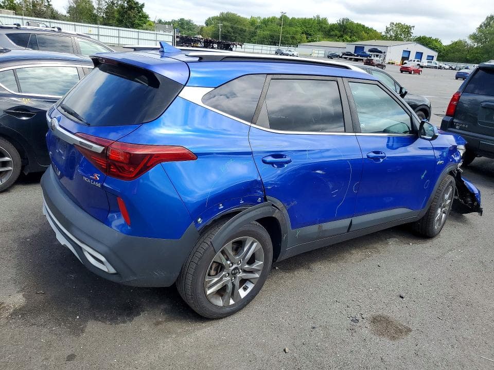 2021 KIA SELTOS S 3