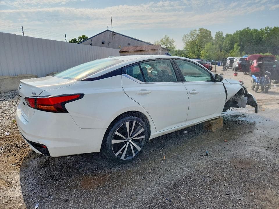 2020 NISSAN ALTIMA SR 3