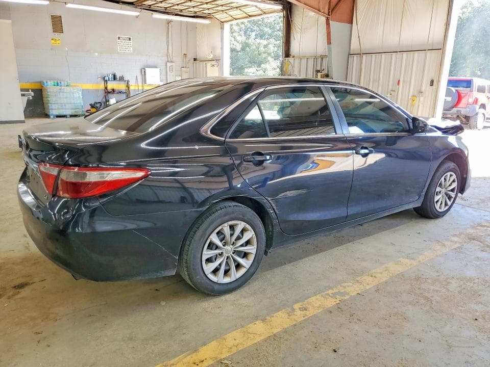 2017 TOYOTA CAMRY LE 3