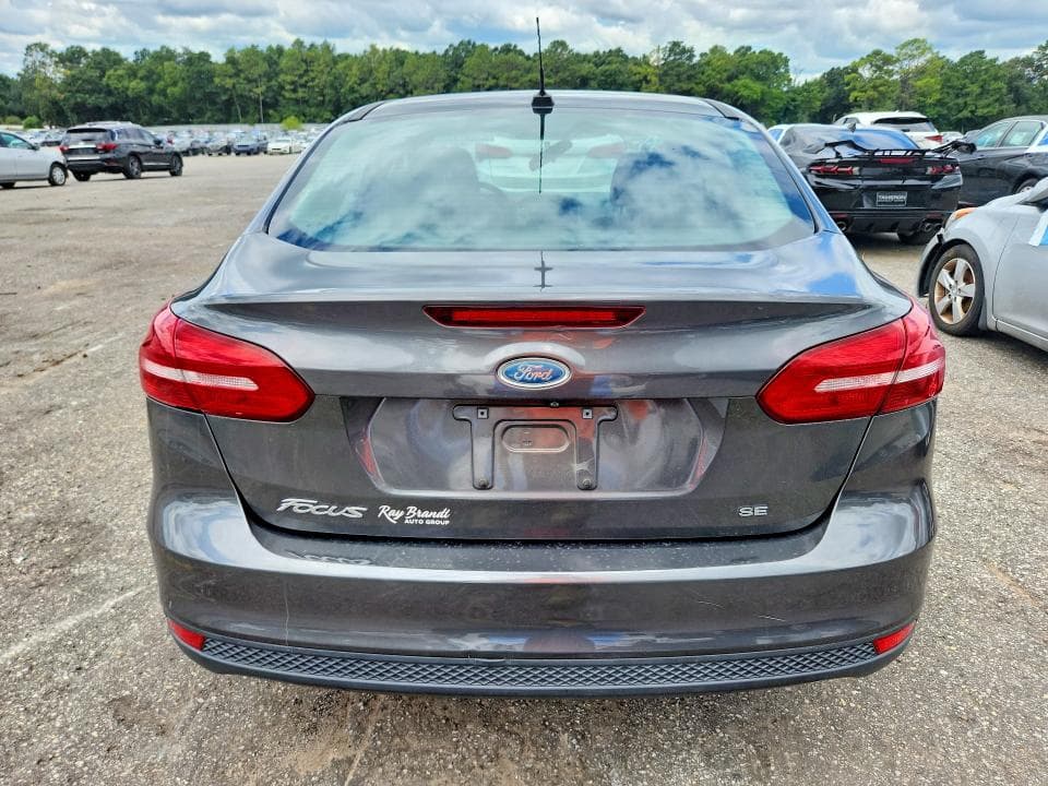 2017 FORD FOCUS SE 6