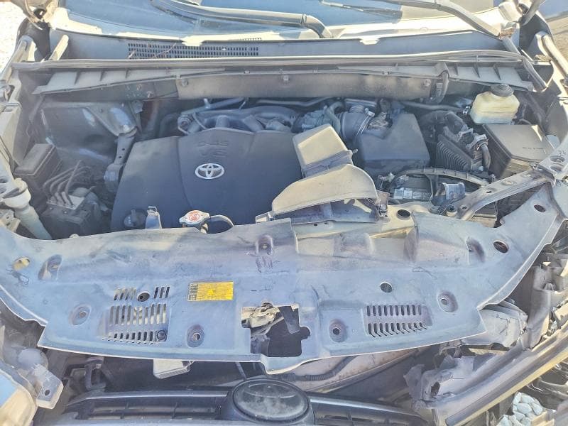 2018 TOYOTA HIGHLANDER XLE 12