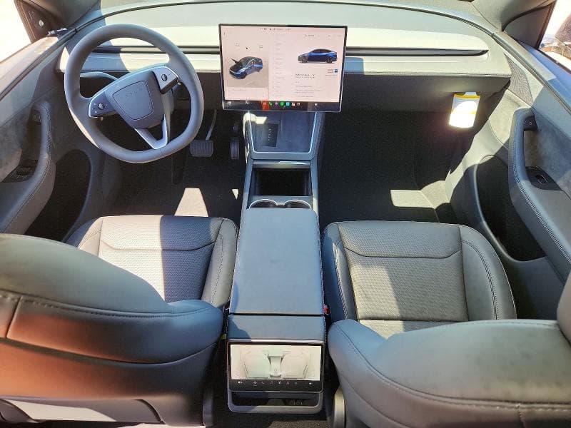 2026 TESLA MODEL Y 8