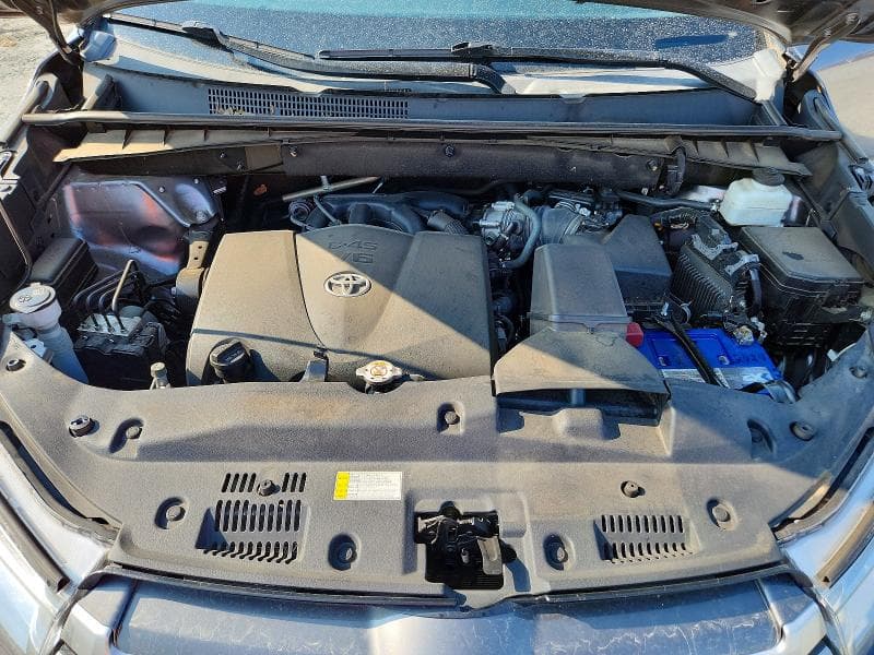 2019 TOYOTA HIGHLANDER XLE 12