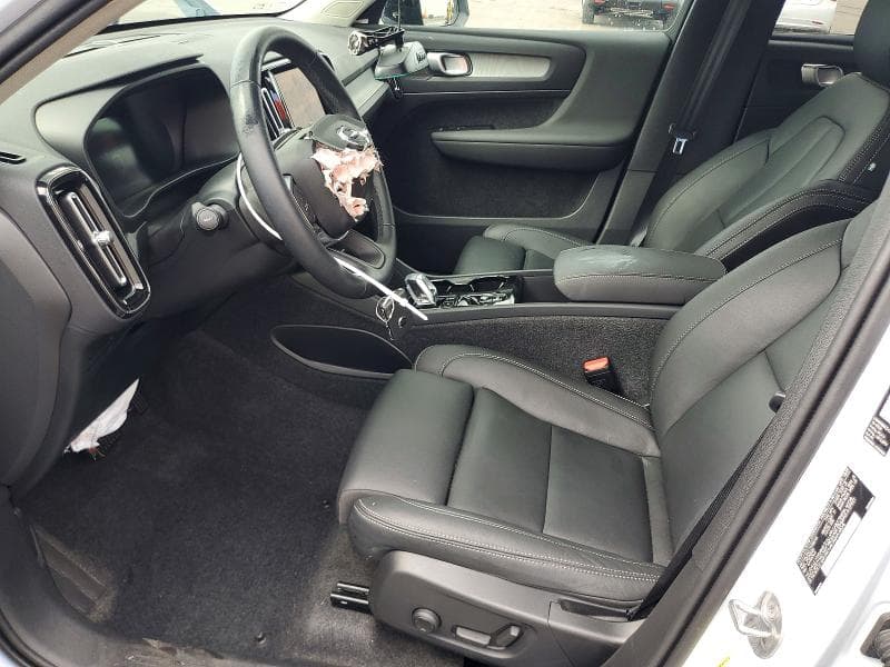 2026 VOLVO XC40 PLUS 7