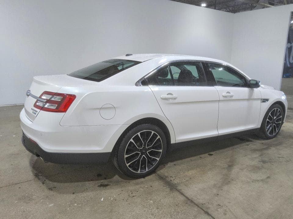 2018 FORD TAURUS LIMITED 3