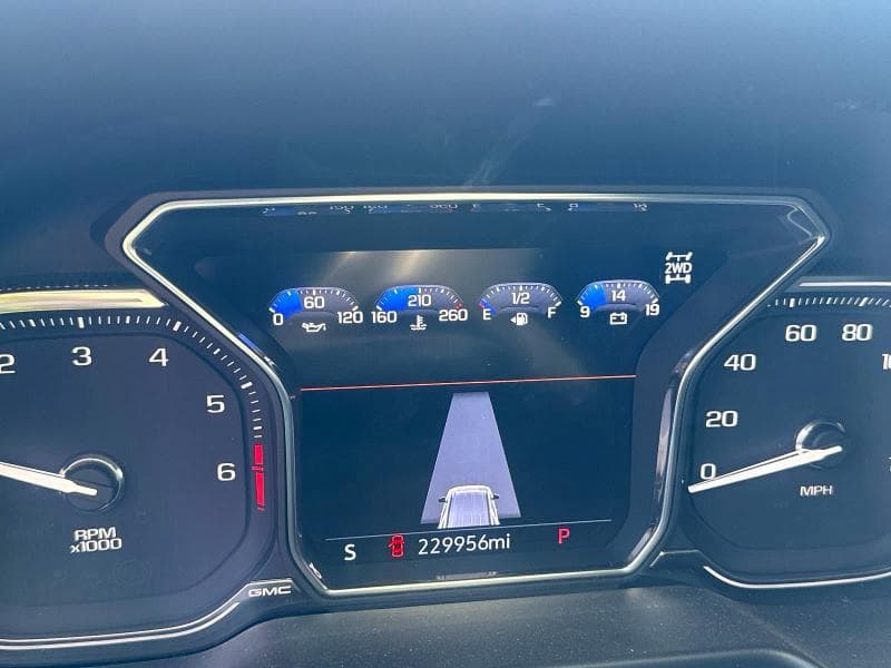 2021 GMC YUKON XL K1500 SLT 8