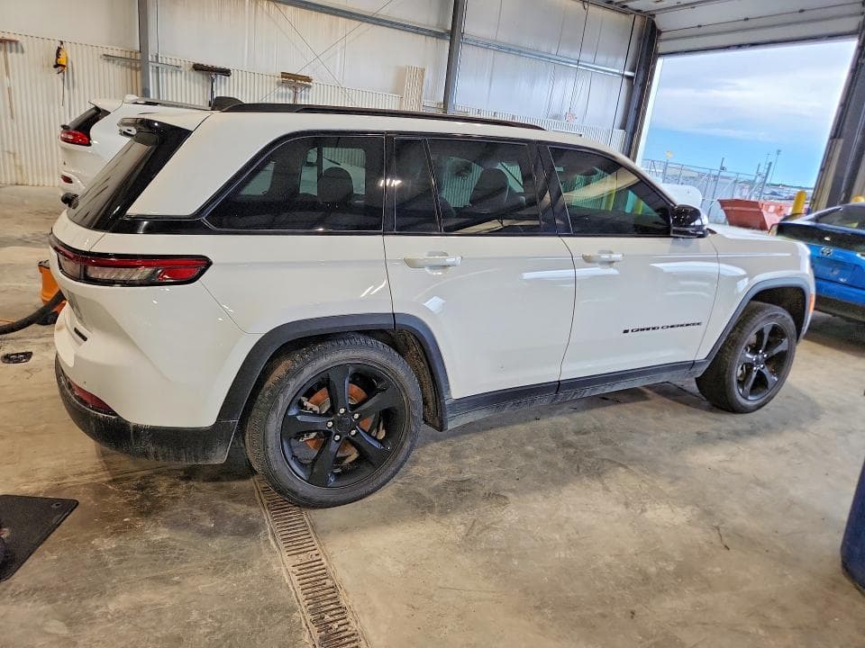 2023 JEEP GRAND CHEROKEE LIMITED 3