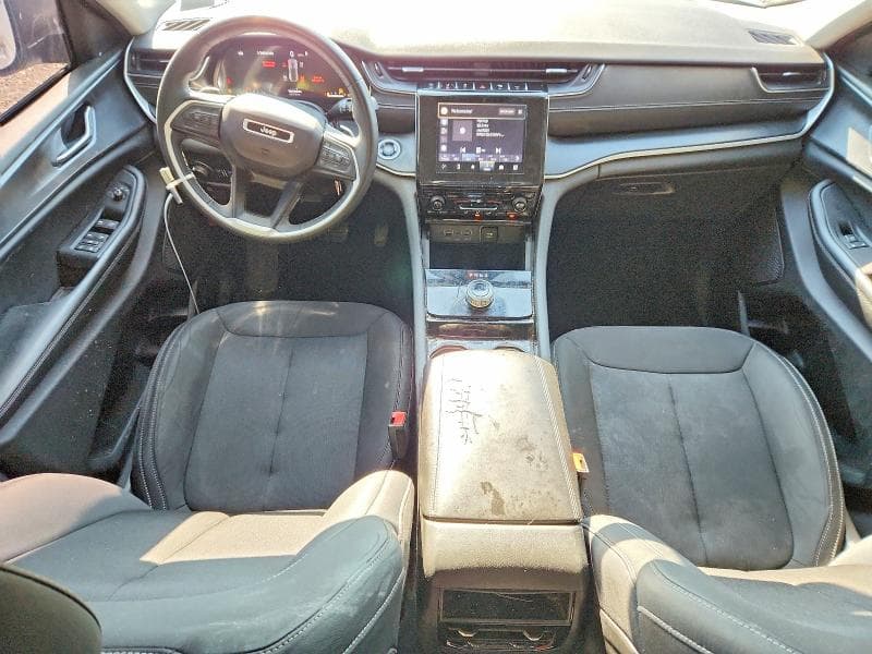 2023 JEEP GRAND CHEROKEE LAREDO 8