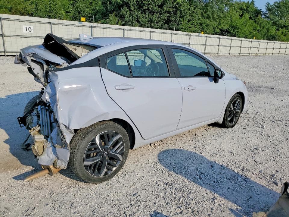 2023 NISSAN VERSA SR 3