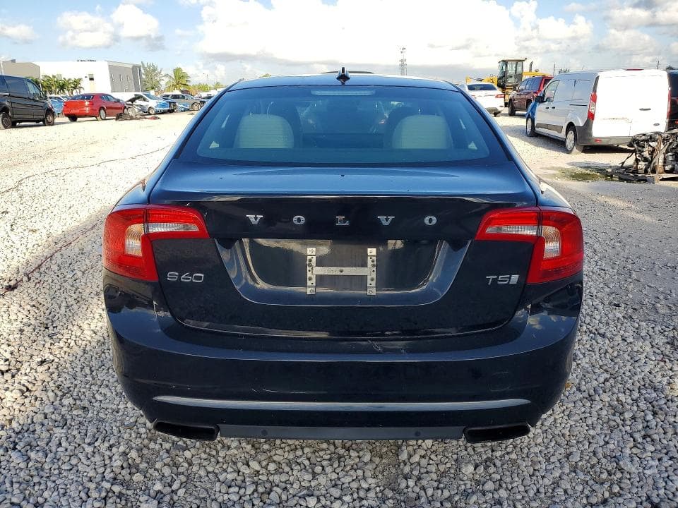 2017 VOLVO S60 PLATINUM 6