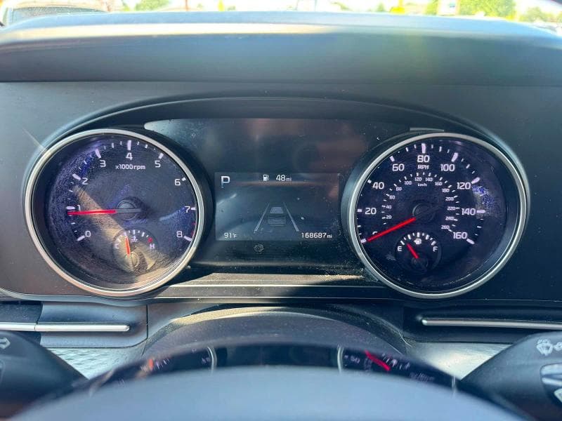 2022 KIA CARNIVAL LX 8