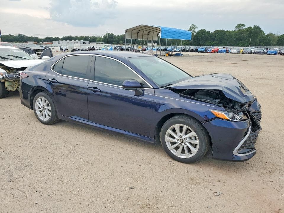 2022 TOYOTA CAMRY LE 4