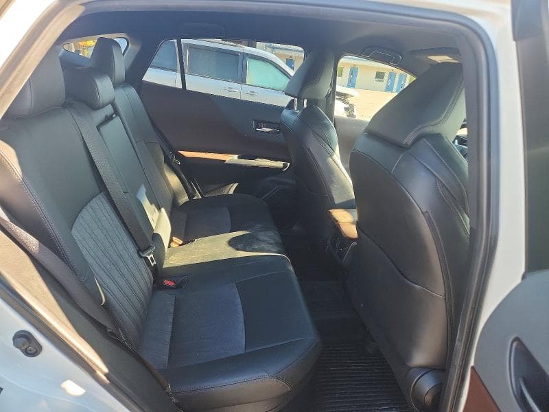 2021 TOYOTA VENZA XLE 10